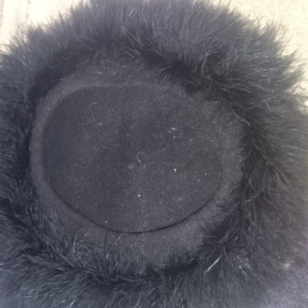 Fuzzy hat - Picture 2 of 4